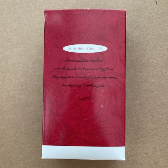 Room for one more Hallmark Keepsake ornament ©️1993 - Picture 3 of 13